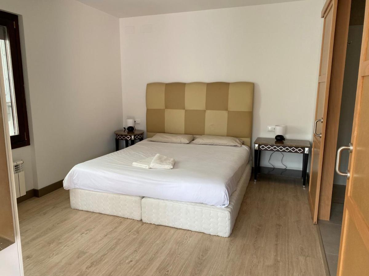 Apartamento Acogedor Сан-Жоан-де-лес-Абадессес Экстерьер фото